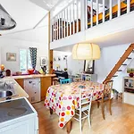 GuestReady - Loft Élégant pour Deux avec Bureau